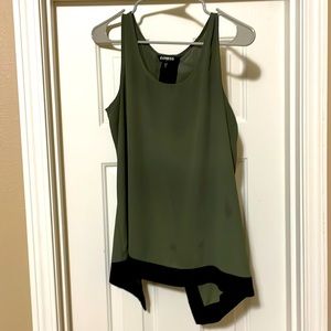 Dress up sleeveless shirt
